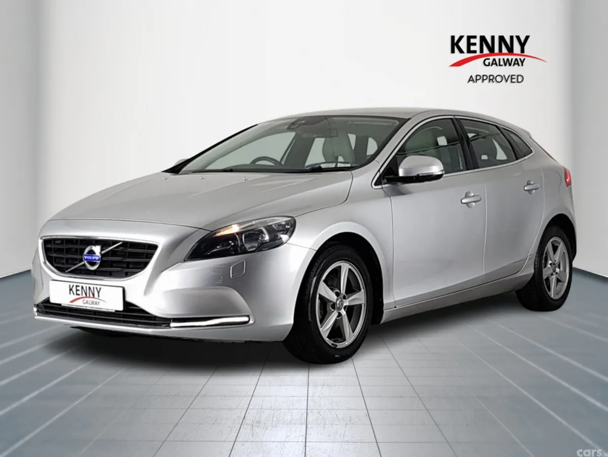 Volvo V40 Hatchback, Diesel, 2015, Silver