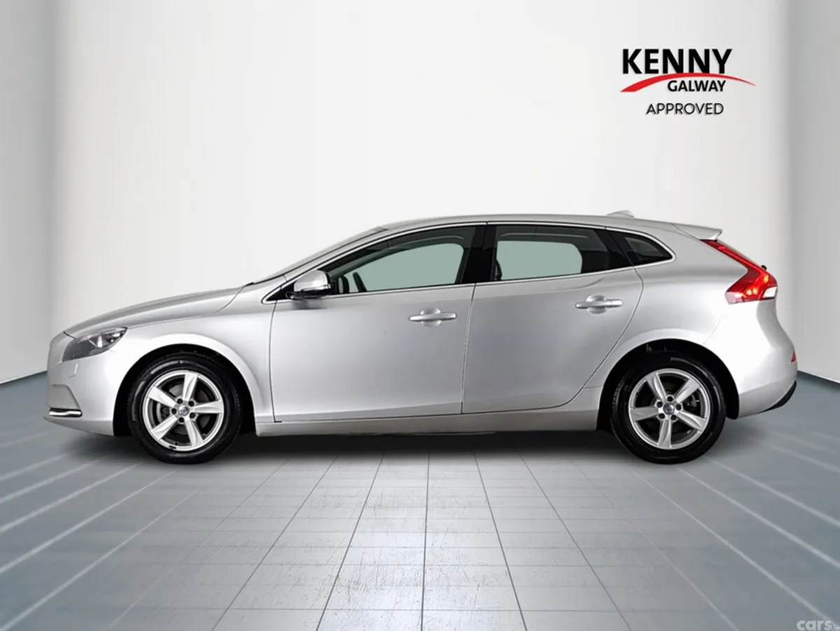 Volvo V40 Hatchback, Diesel, 2015, Silver