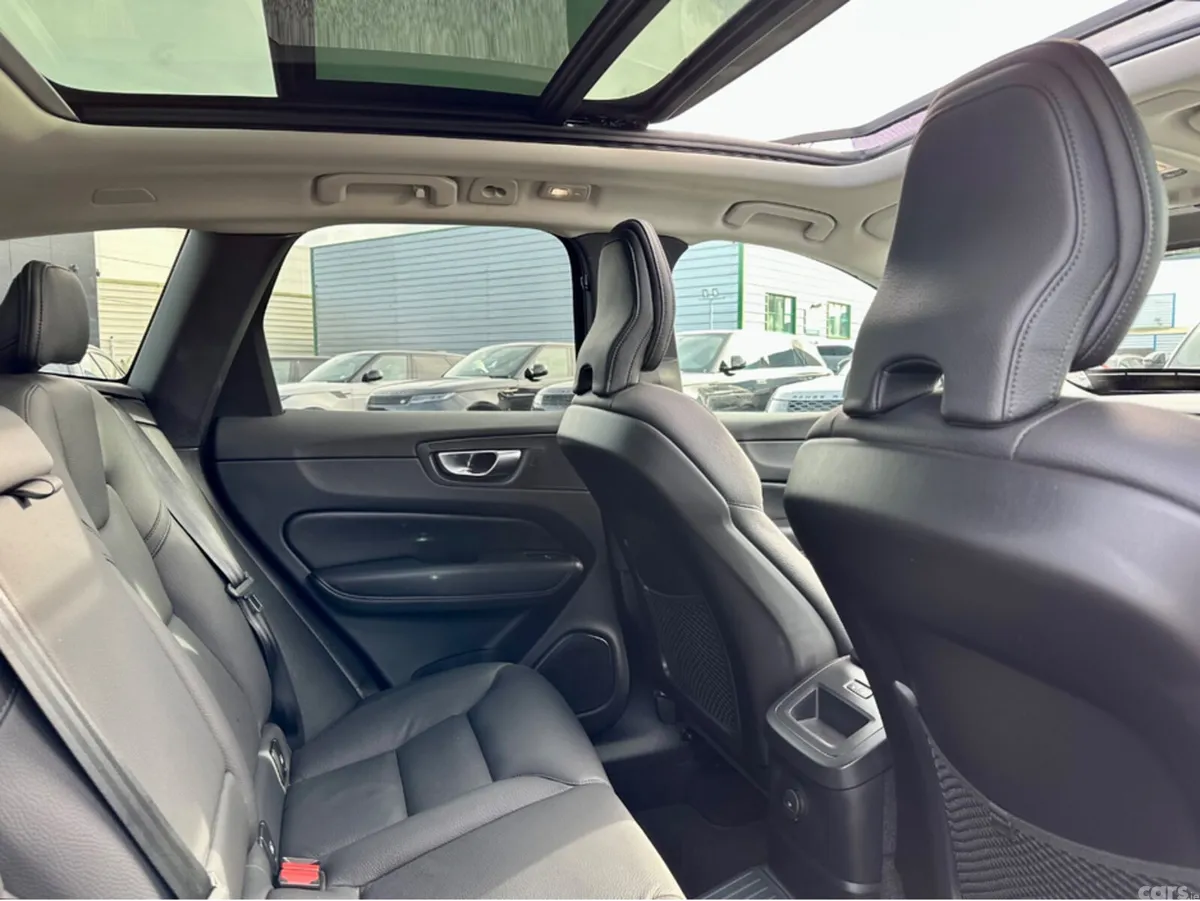 Volvo XC60 SUV, Petrol Hybrid, 2025, Black