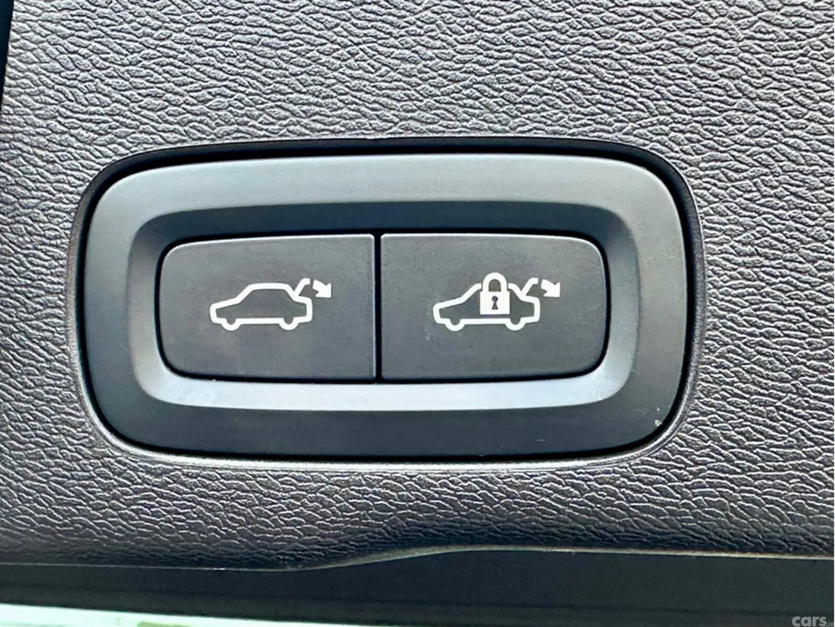 Volvo XC60 SUV, Petrol Hybrid, 2025, Black