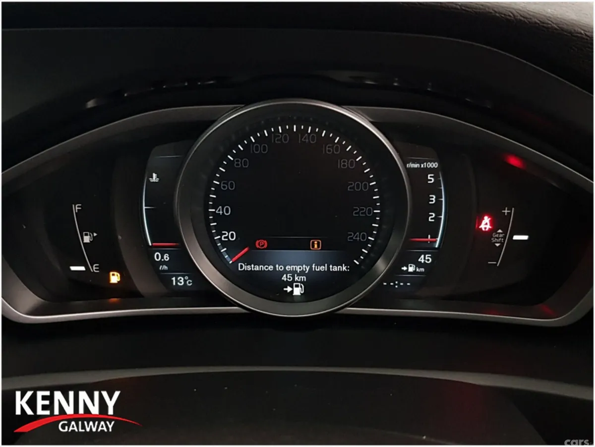 Volvo V40 Hatchback, Diesel, 2015, Silver
