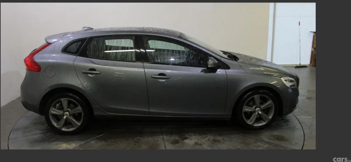 Volvo V40 Hatchback, Diesel, 2017, Grey