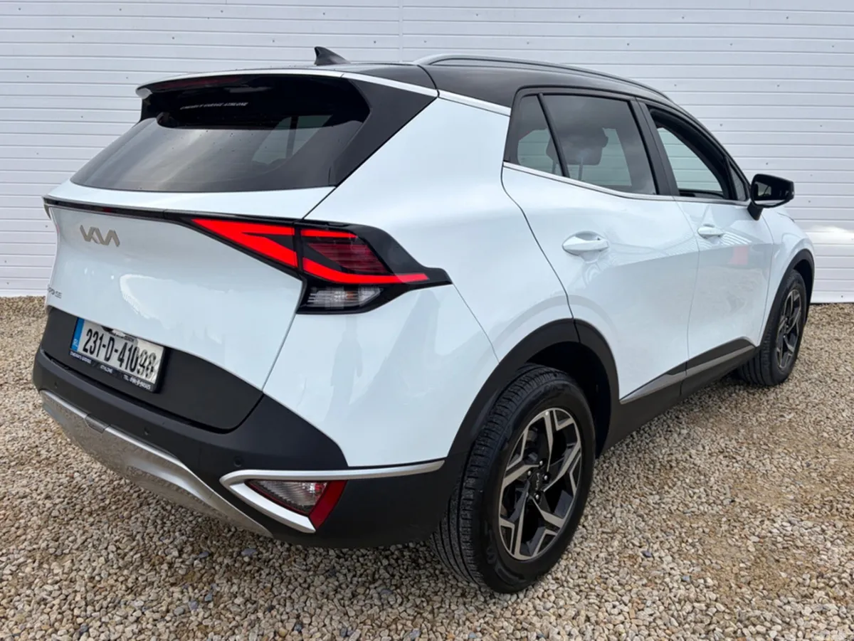 Kia Sportage MPV, Diesel, 2023, White