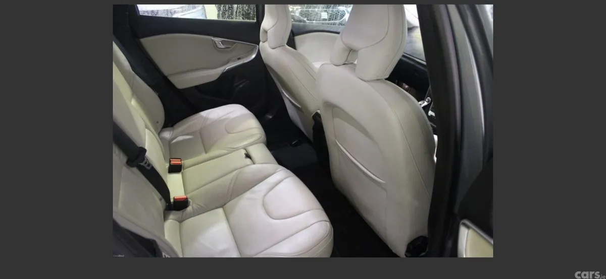 Volvo V40 Hatchback, Diesel, 2017, Grey