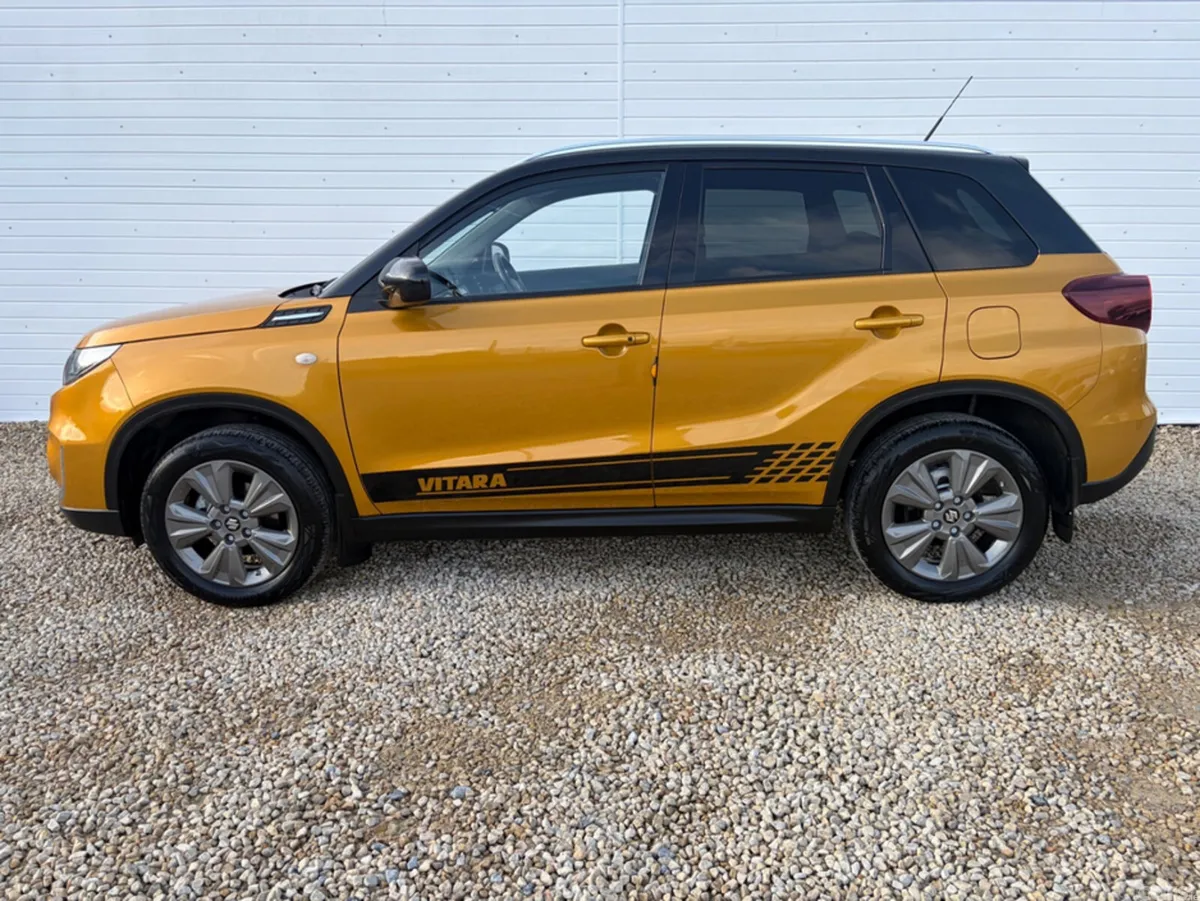 Suzuki Vitara SUV, Petrol Hybrid, 2025, Yellow