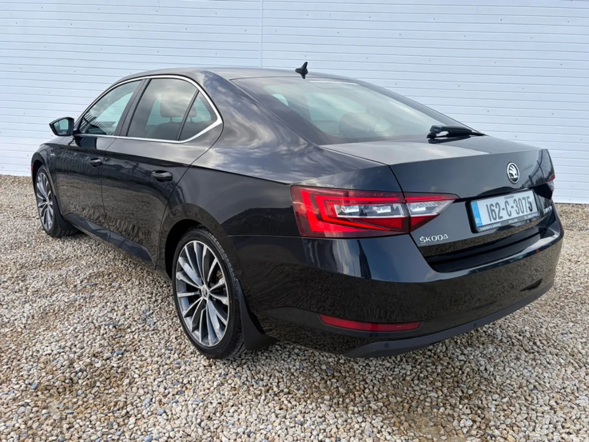 Skoda Superb Hatchback, Diesel, 2016, Black