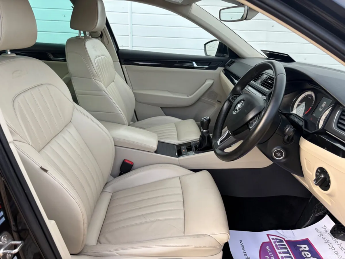 Skoda Superb Hatchback, Diesel, 2016, Black