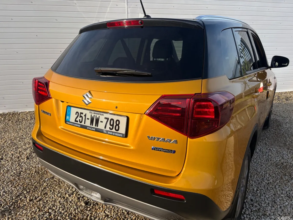 Suzuki Vitara SUV, Petrol Hybrid, 2025, Yellow