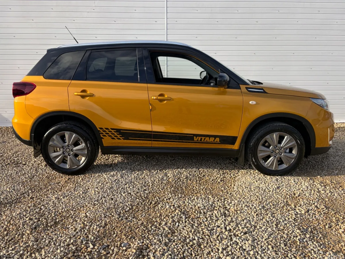 Suzuki Vitara SUV, Petrol Hybrid, 2025, Yellow