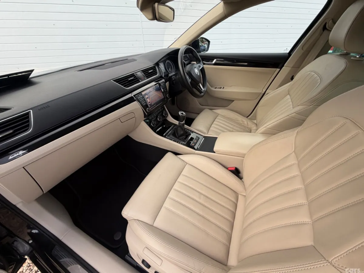 Skoda Superb Hatchback, Diesel, 2016, Black