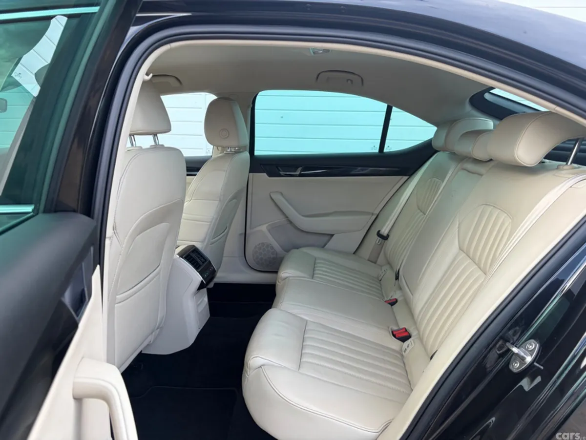Skoda Superb Hatchback, Diesel, 2016, Black