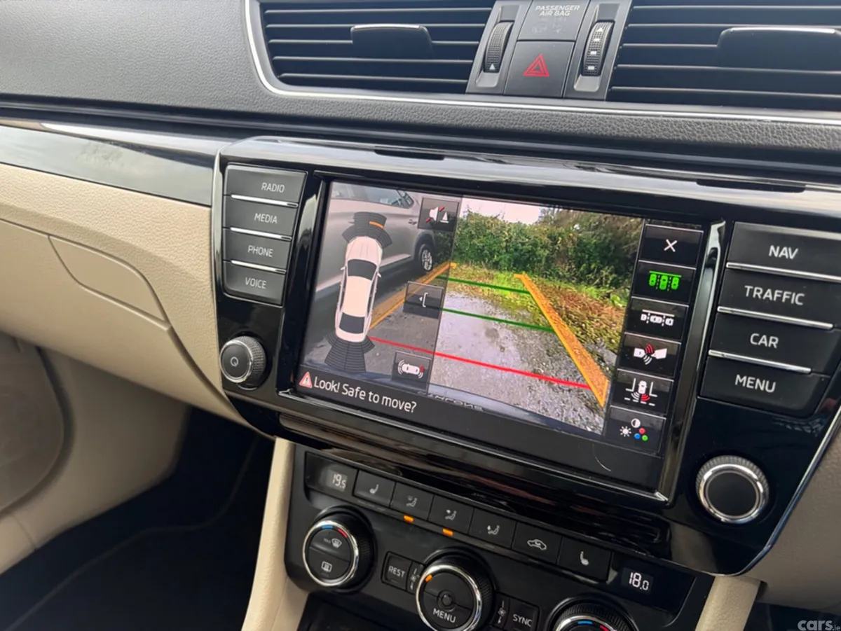 Skoda Superb Hatchback, Diesel, 2016, Black