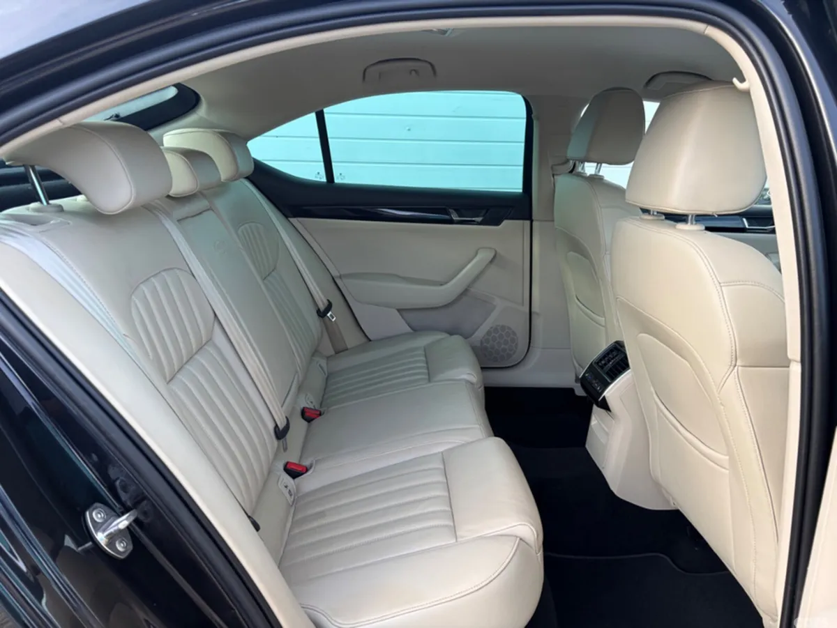Skoda Superb Hatchback, Diesel, 2016, Black