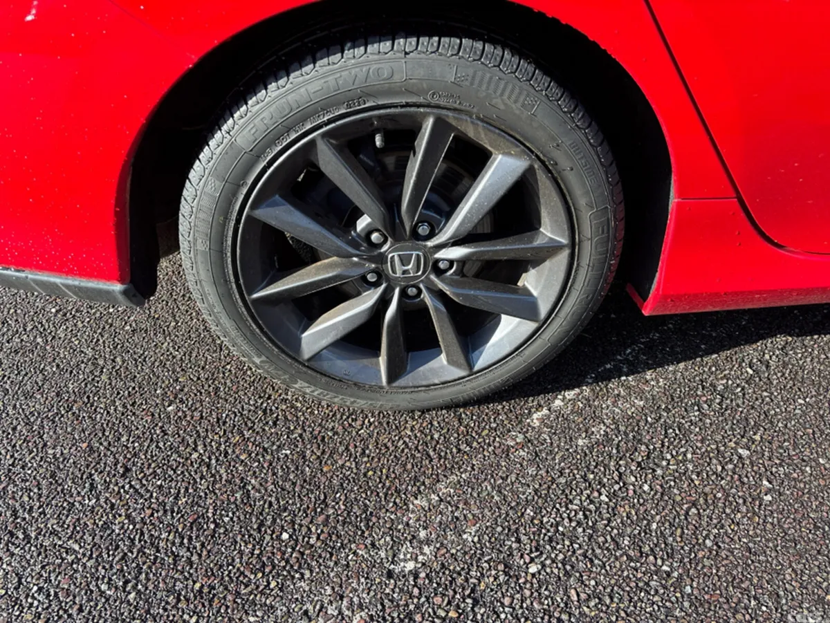 Honda Civic Hatchback, Diesel, 2021, Red