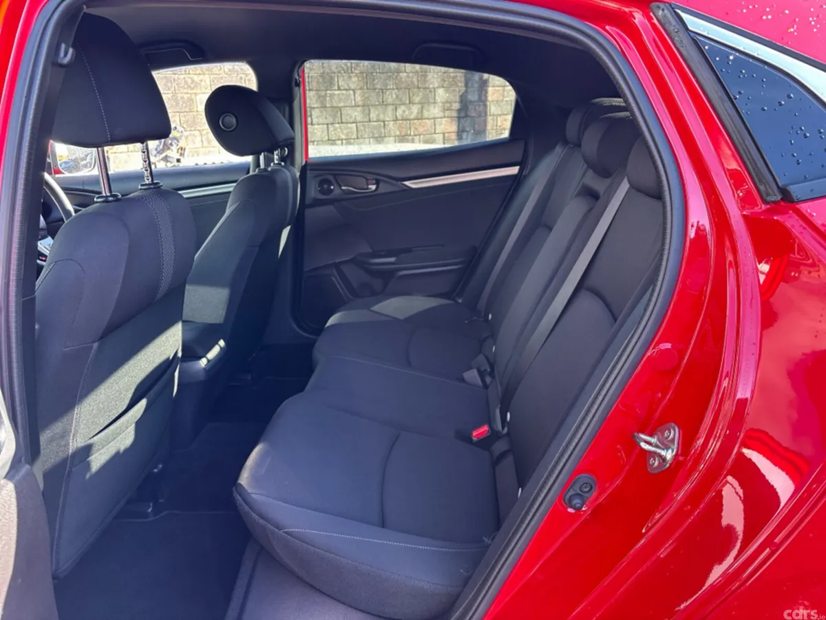 Honda Civic Hatchback, Diesel, 2021, Red
