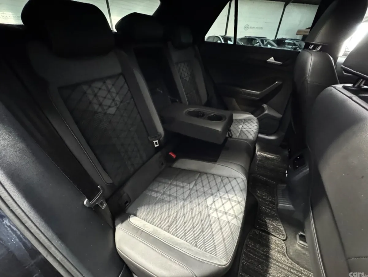 Volkswagen T-Roc MPV, Diesel, 2023, Black
