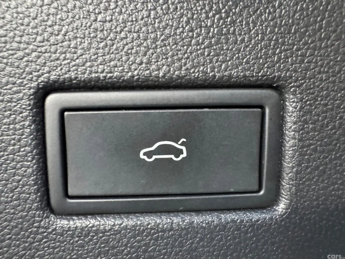 Volkswagen T-Roc MPV, Diesel, 2023, Black