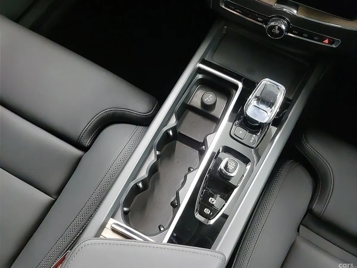 Volvo XC60 SUV, Petrol Plug-in Hybrid, 2026, Blue