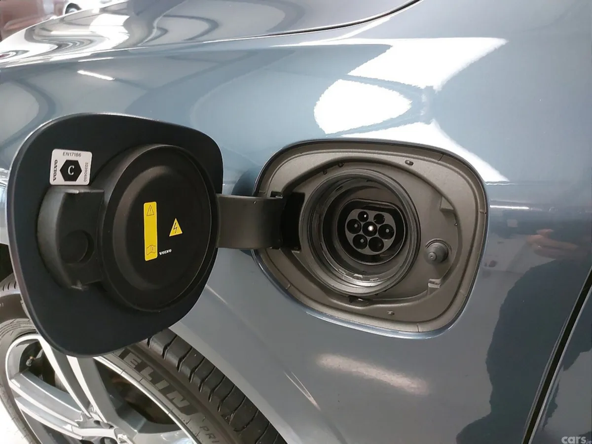 Volvo XC60 SUV, Petrol Plug-in Hybrid, 2026, Blue