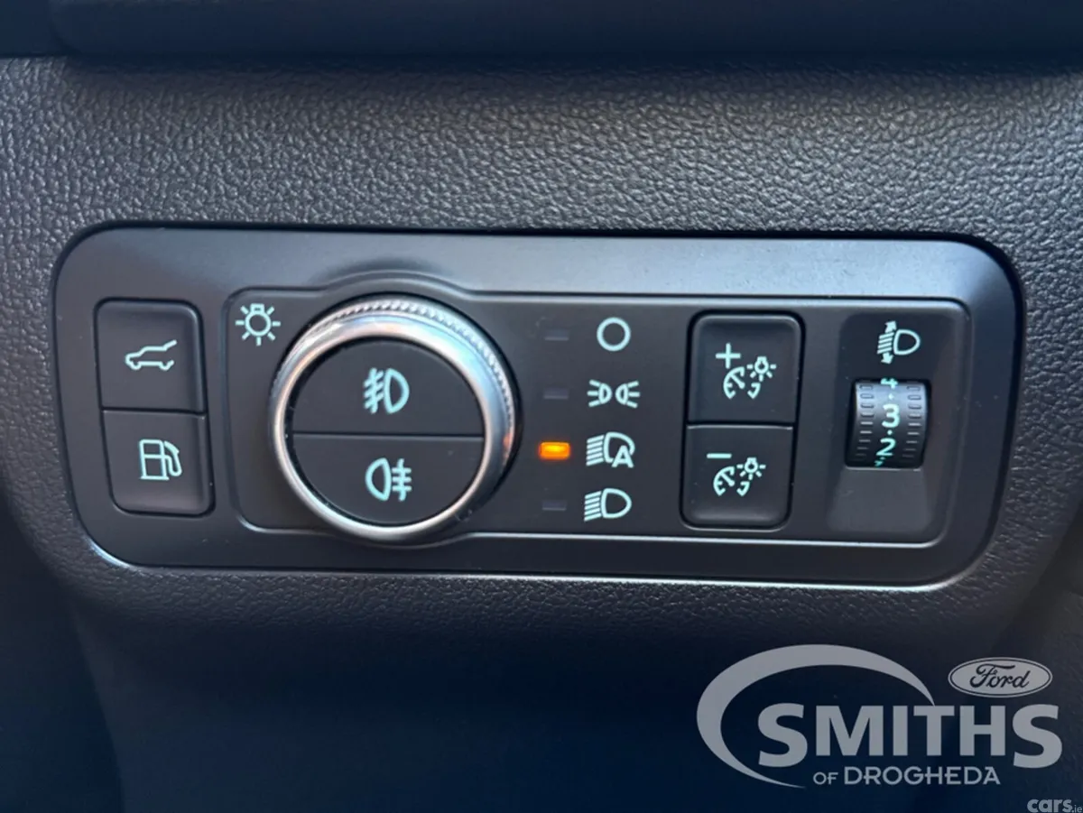 Ford Kuga MPV, Petrol, 2023, Blue