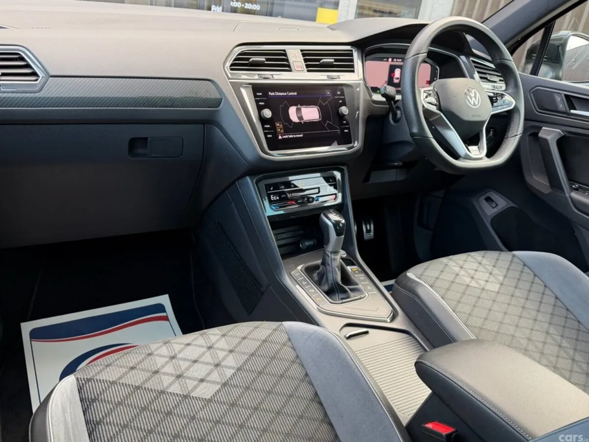 Volkswagen Tiguan SUV, Petrol Hybrid, 2023, Black