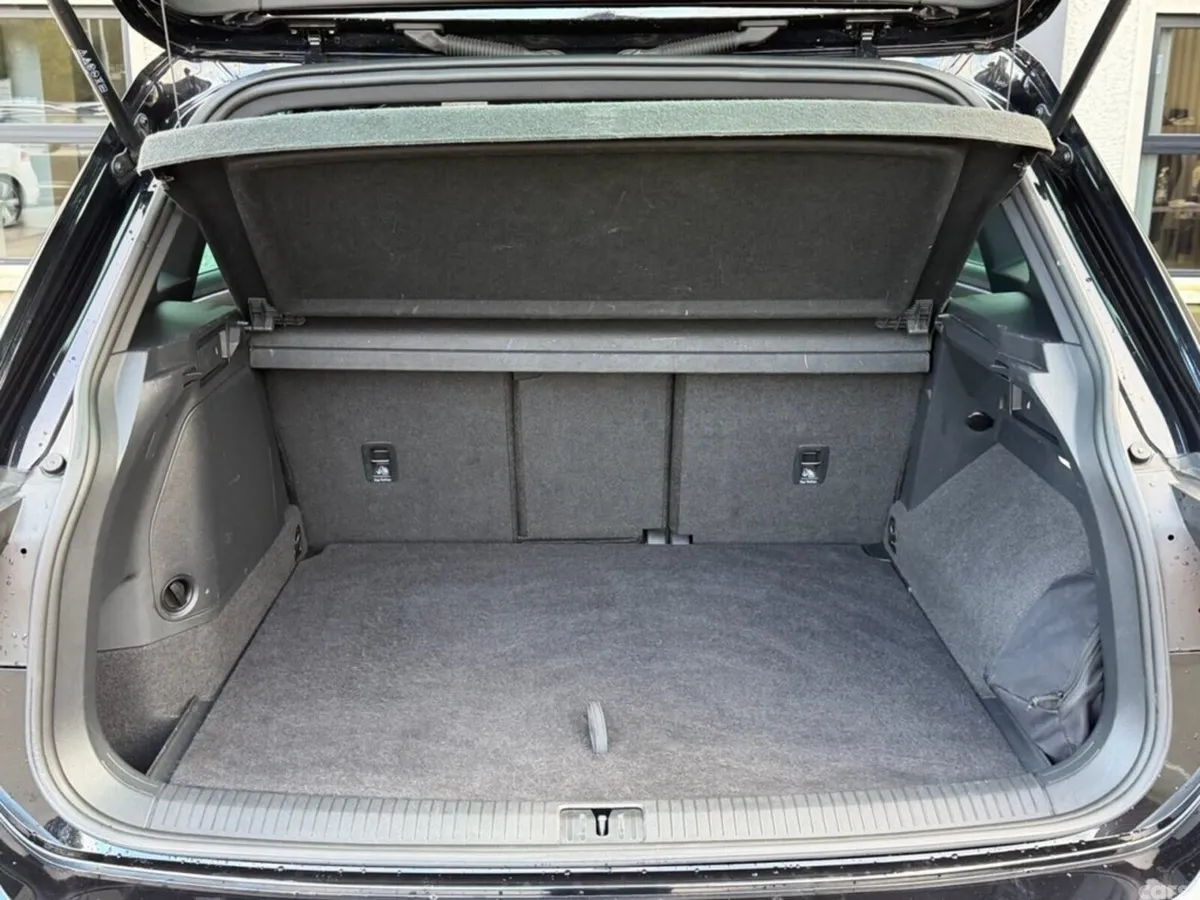 Volkswagen Tiguan SUV, Petrol Hybrid, 2023, Black