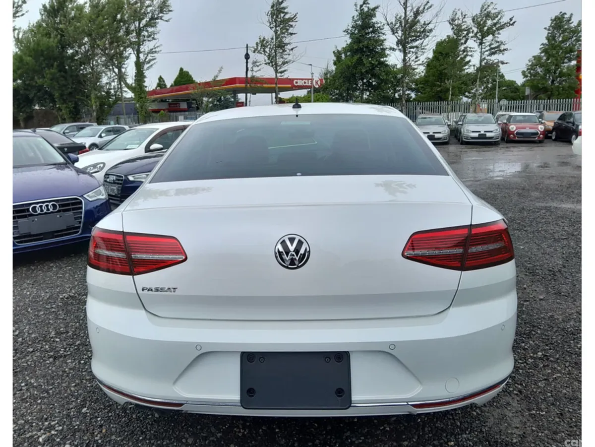 Volkswagen Passat Saloon, Diesel, 2018, White