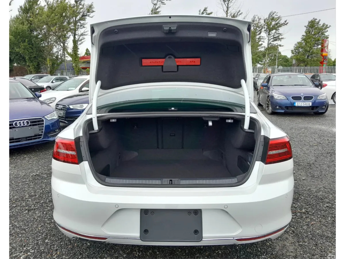 Volkswagen Passat Saloon, Diesel, 2018, White