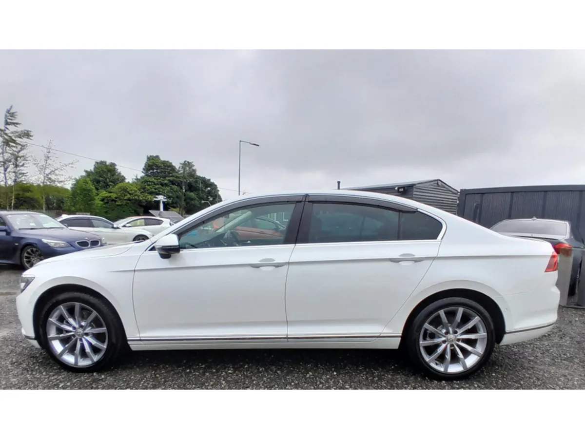 Volkswagen Passat Saloon, Diesel, 2018, White