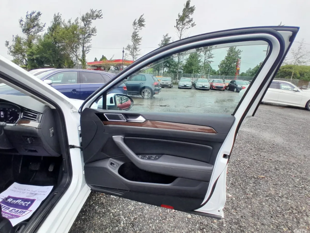 Volkswagen Passat Saloon, Diesel, 2018, White