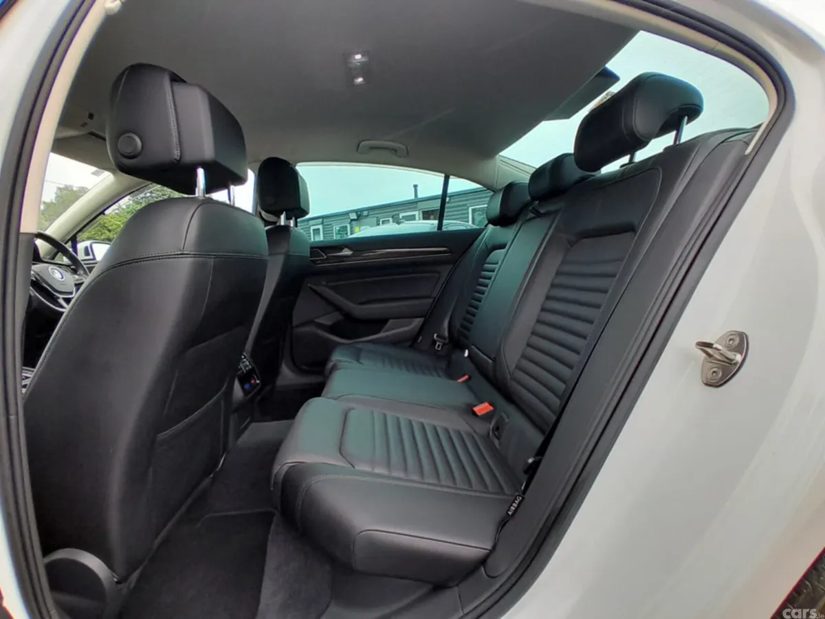 Volkswagen Passat Saloon, Diesel, 2018, White