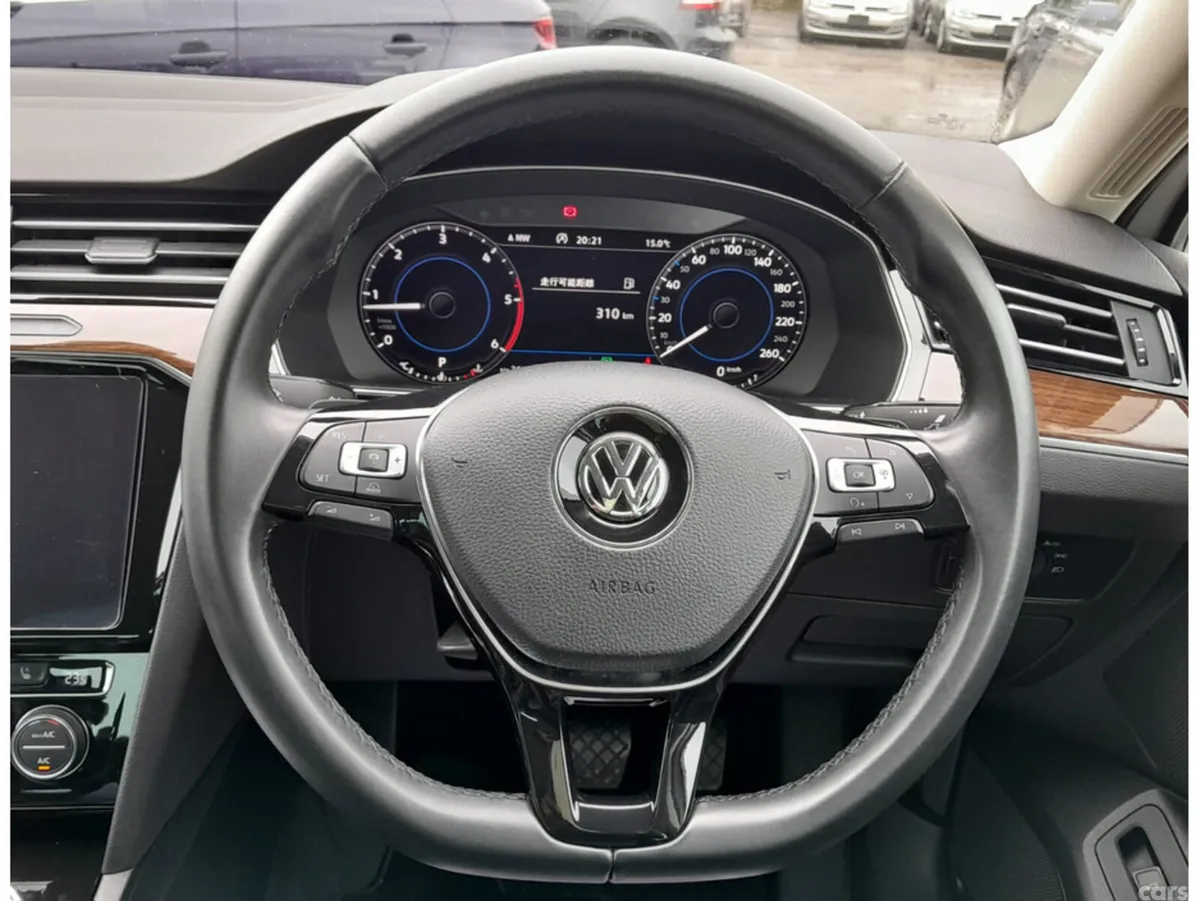 Volkswagen Passat Saloon, Diesel, 2018, White