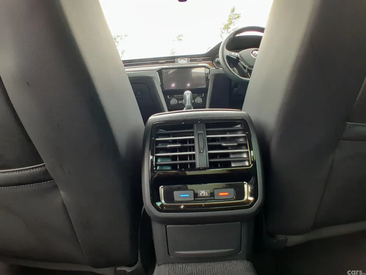 Volkswagen Passat Saloon, Diesel, 2018, White