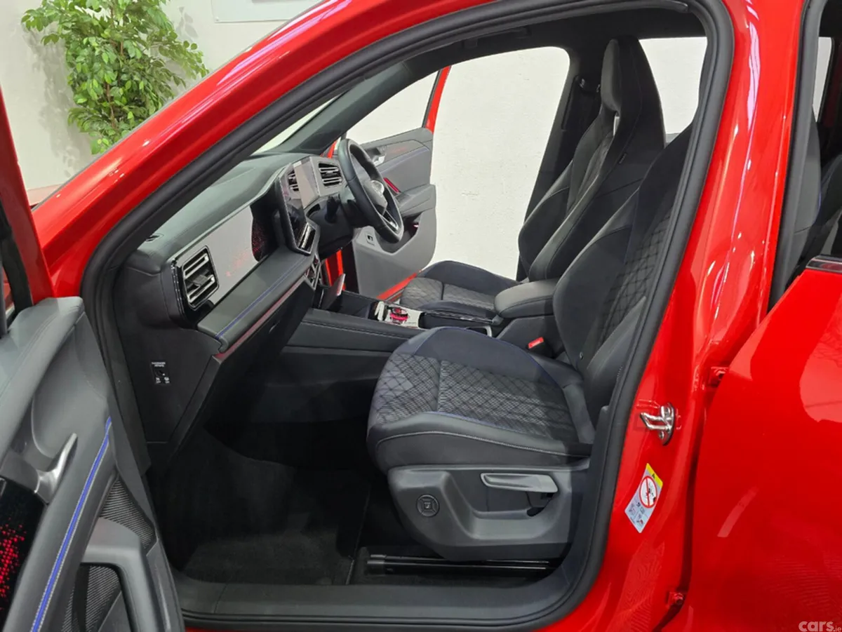 Volkswagen Tiguan SUV, Petrol Plug-in Hybrid, 2025, Red