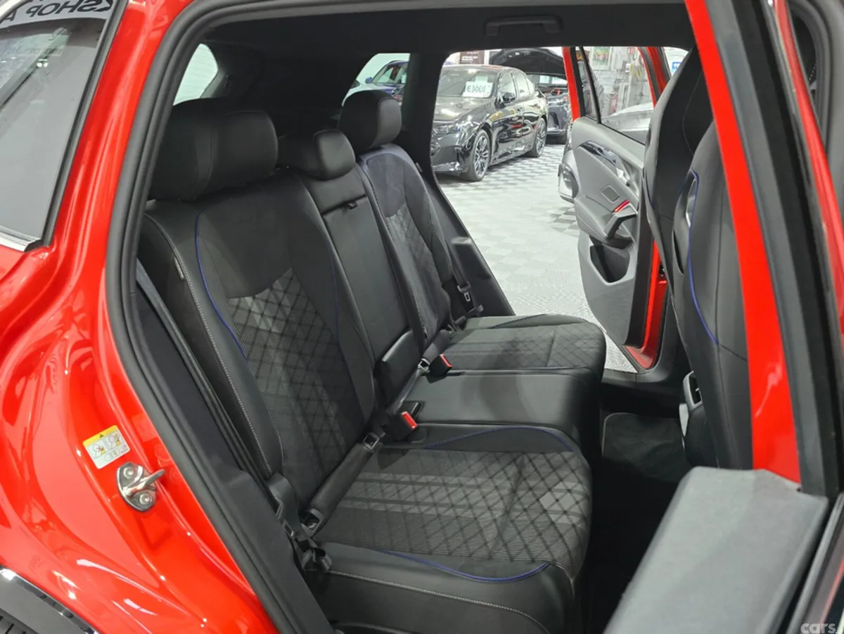 Volkswagen Tiguan SUV, Petrol Plug-in Hybrid, 2025, Red