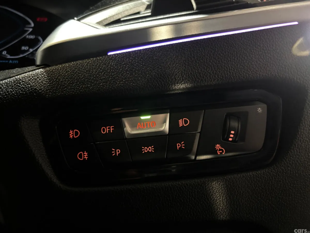 BMW 3-Series Estate, Petrol Plug-in Hybrid, 2021, Black