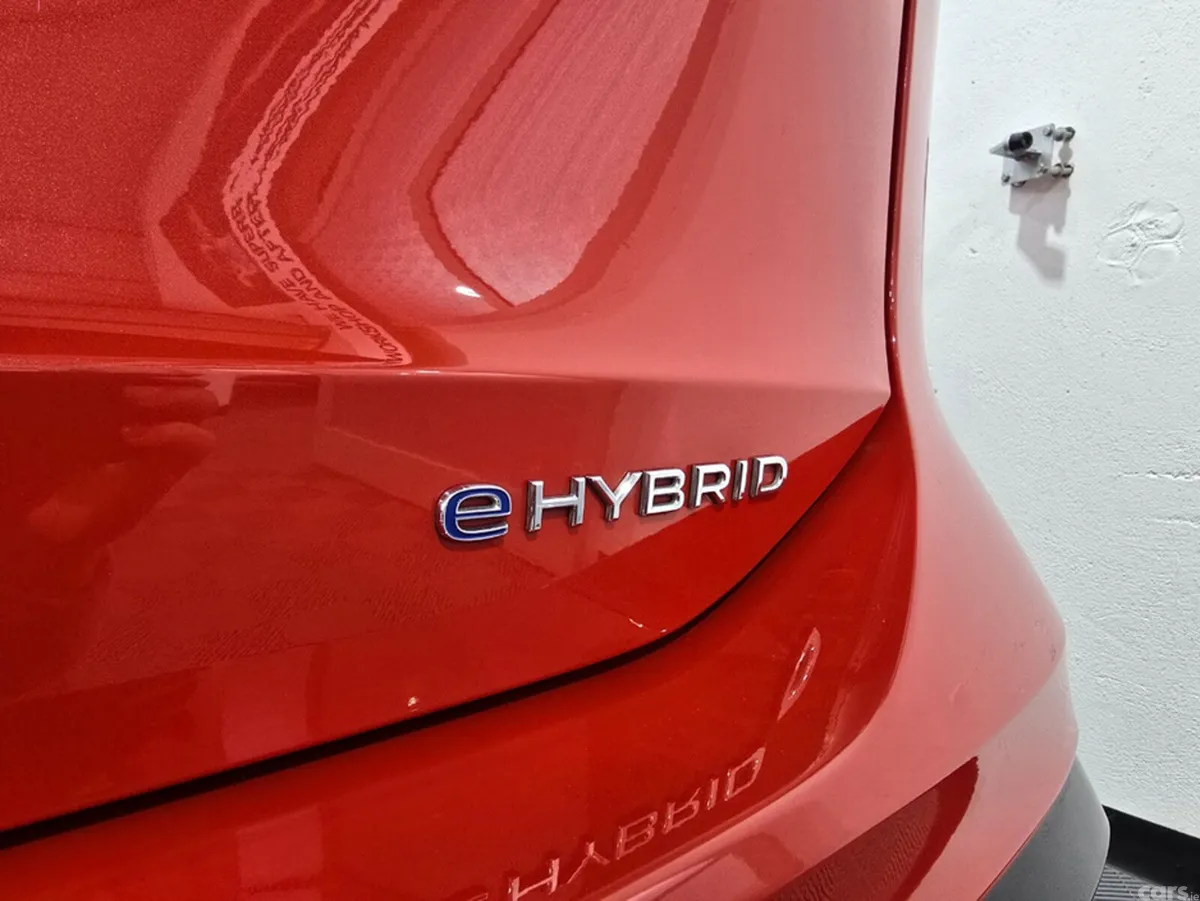 Volkswagen Tiguan SUV, Petrol Plug-in Hybrid, 2025, Red