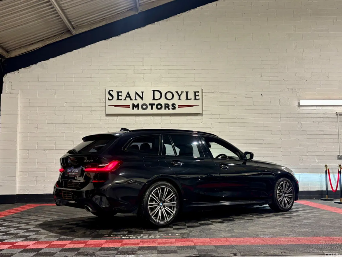 BMW 3-Series Estate, Petrol Plug-in Hybrid, 2021, Black