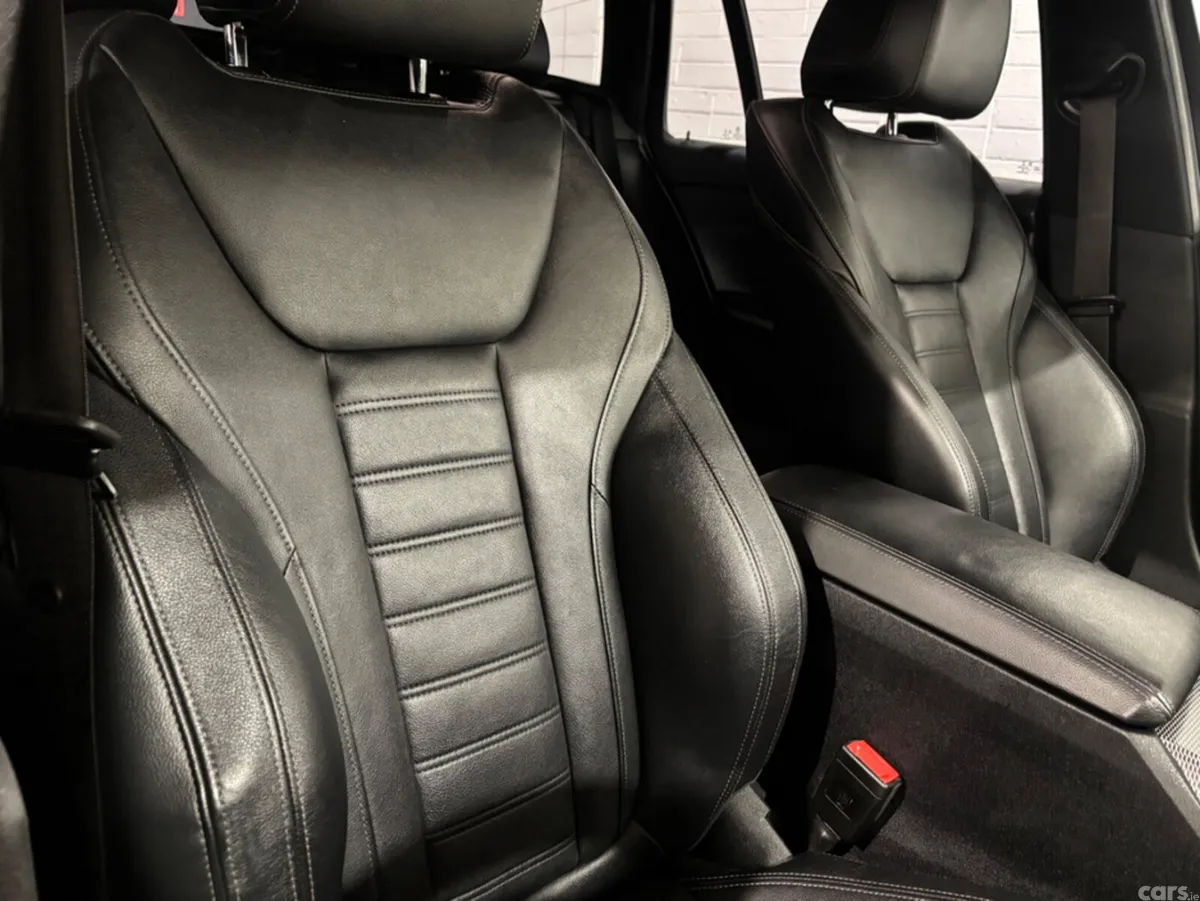 BMW 3-Series Estate, Petrol Plug-in Hybrid, 2021, Black