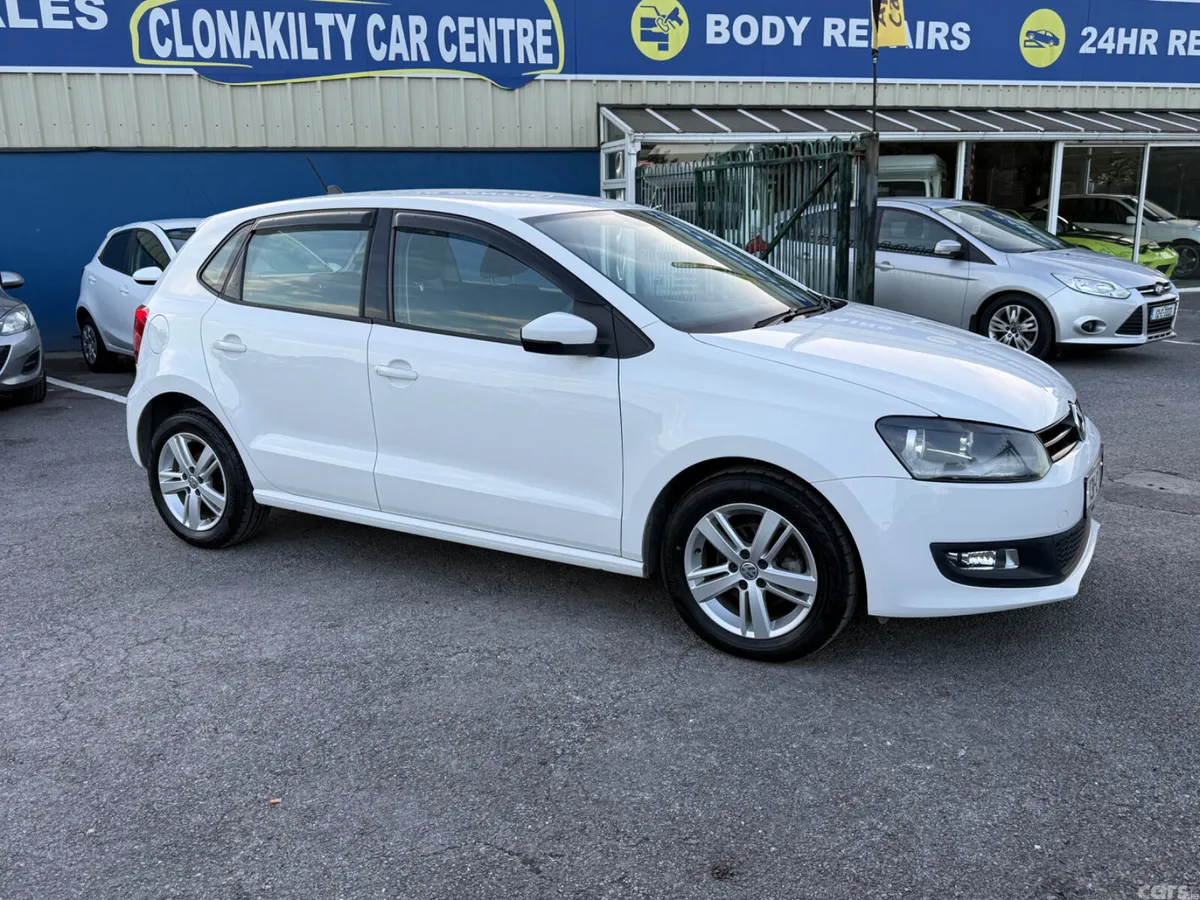 Volkswagen Polo Hatchback, Petrol, 2013, White