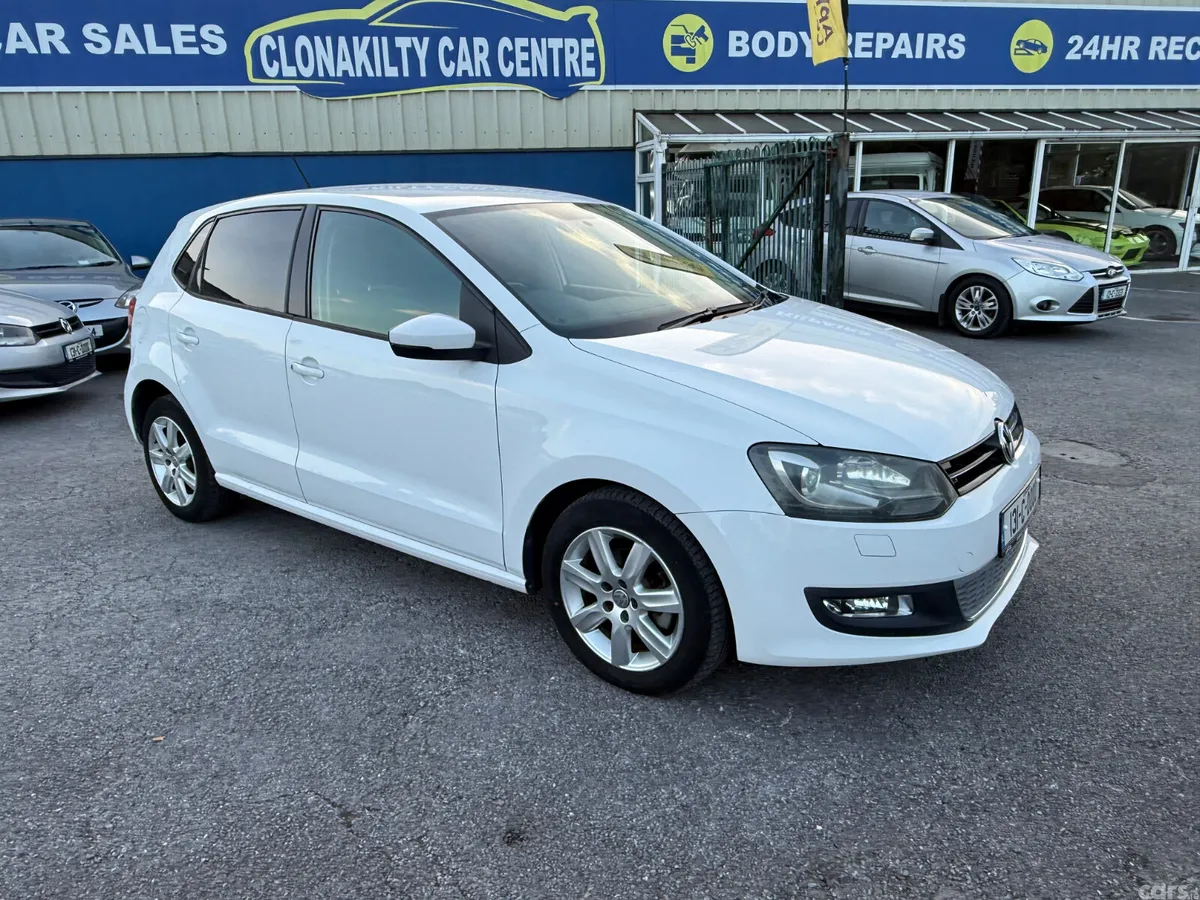 Volkswagen Polo Hatchback, Petrol, 2013, White