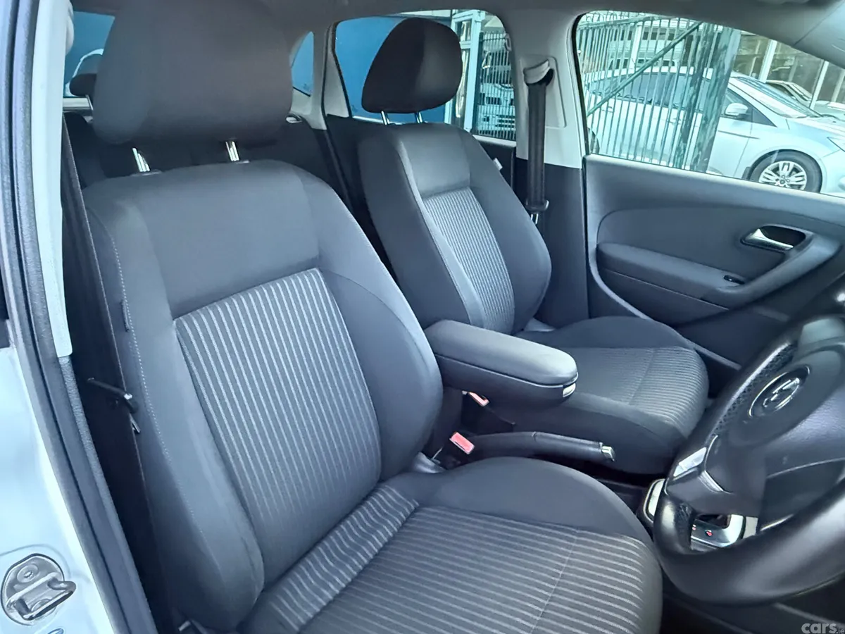 Volkswagen Polo Hatchback, Petrol, 2013, White