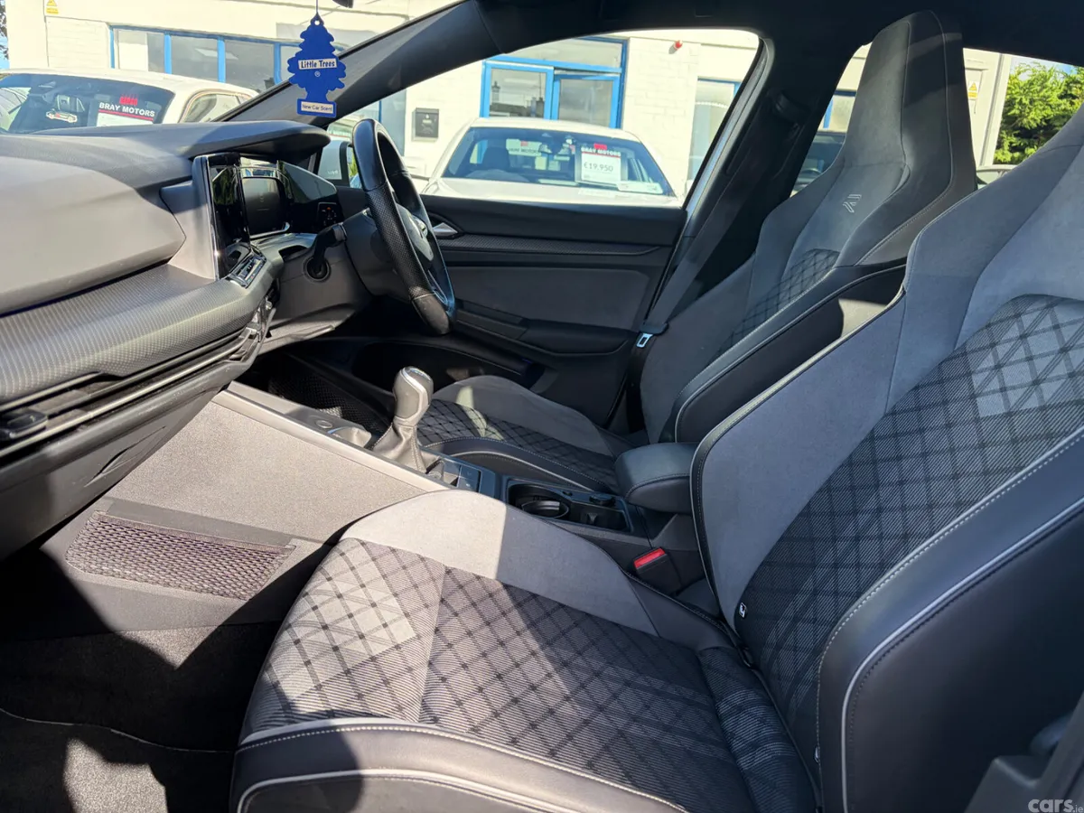 Volkswagen Golf Estate, Diesel, 2021, White