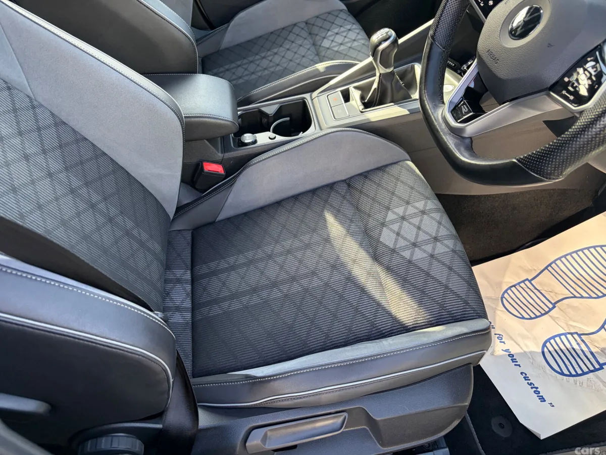 Volkswagen Golf Estate, Diesel, 2021, White