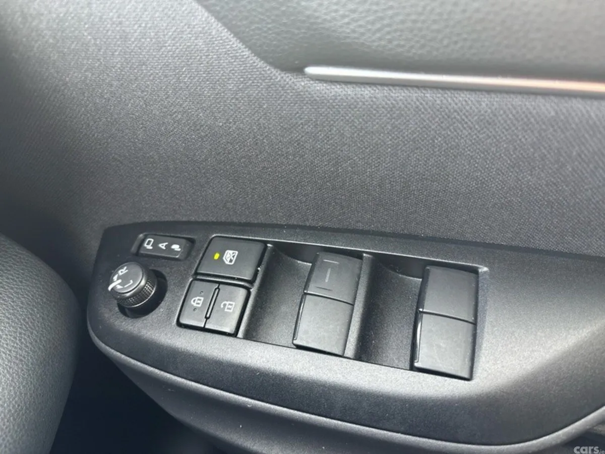 Toyota Yaris Cross SUV, Petrol Hybrid, 2026, Grey