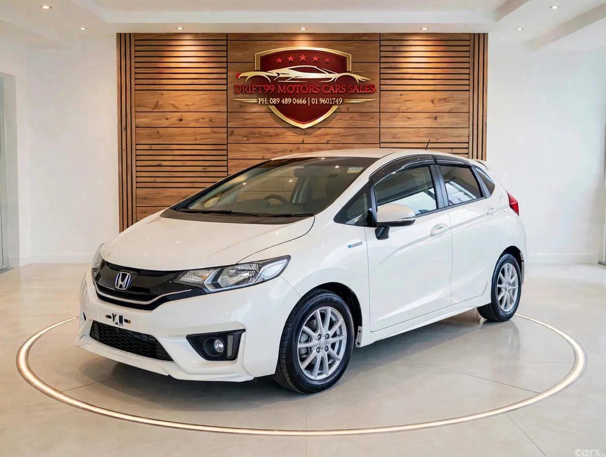 Honda Fit Hatchback, Petrol Hybrid, 2015, White
