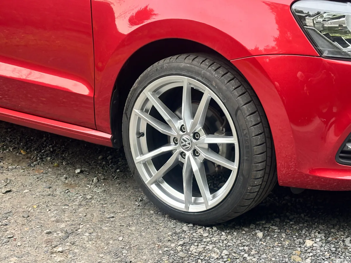 Volkswagen Polo Hatchback, Petrol, 2015, Red