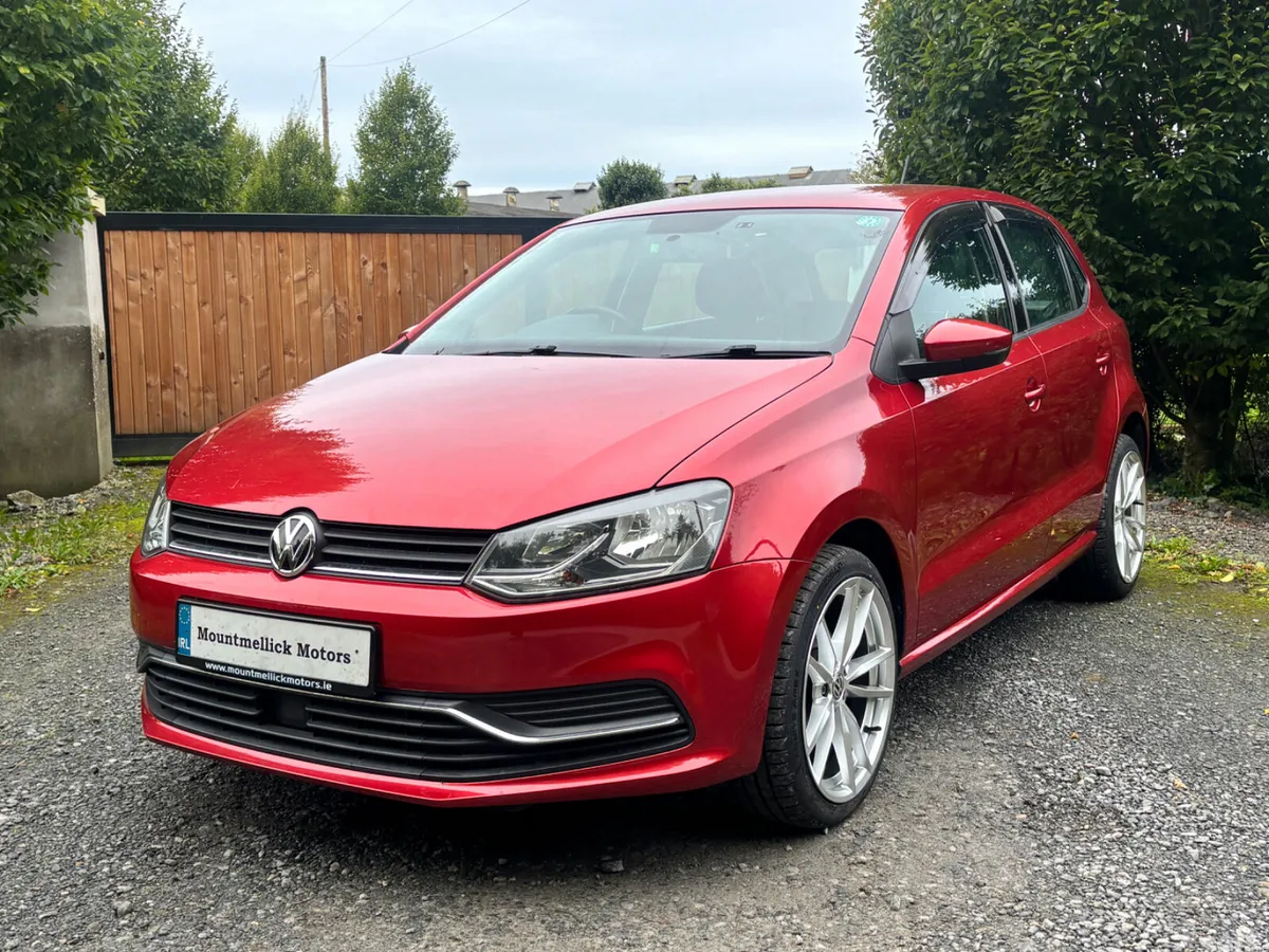Volkswagen Polo Hatchback, Petrol, 2015, Red