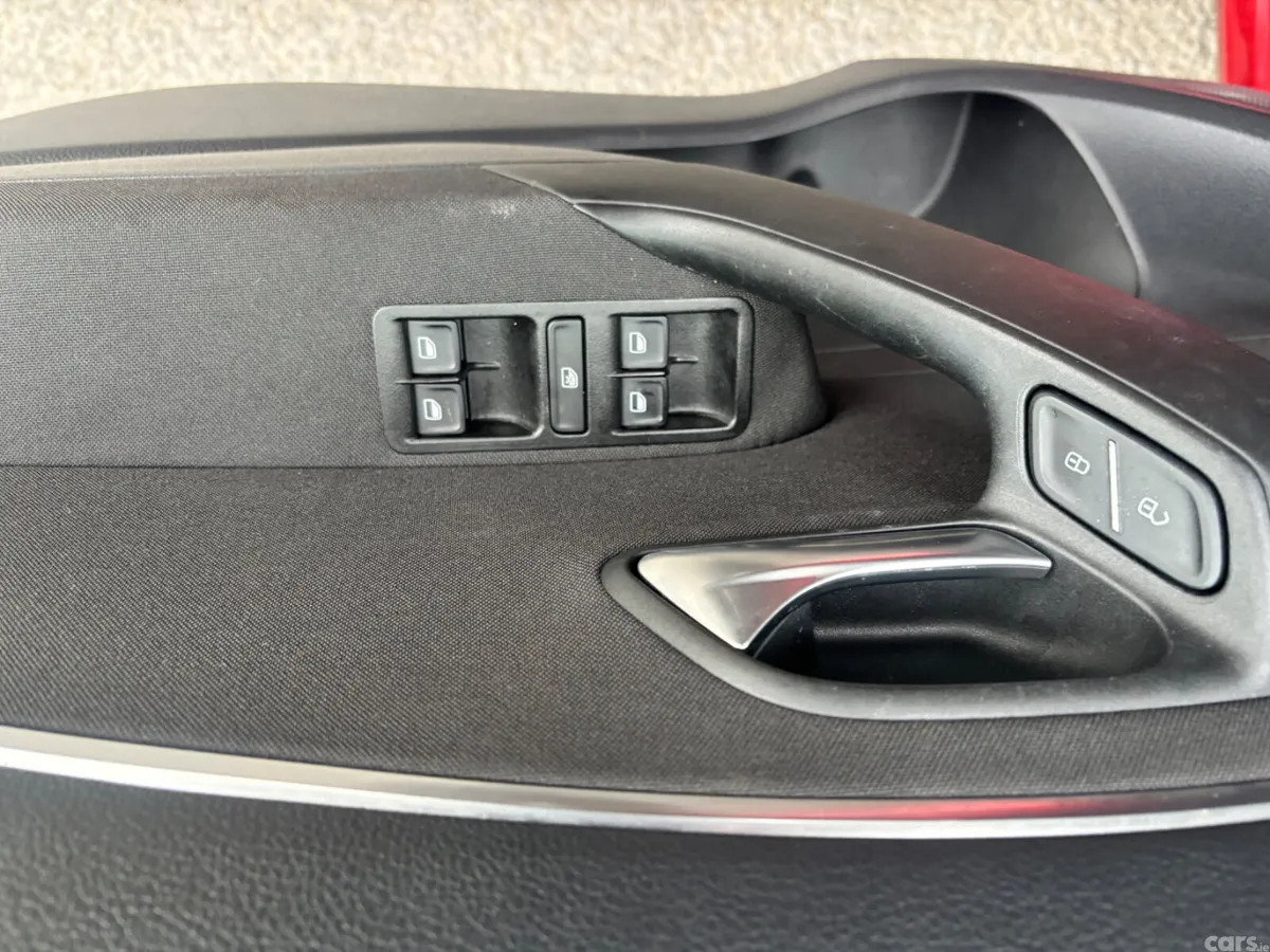 Volkswagen Polo Hatchback, Petrol, 2015, Red