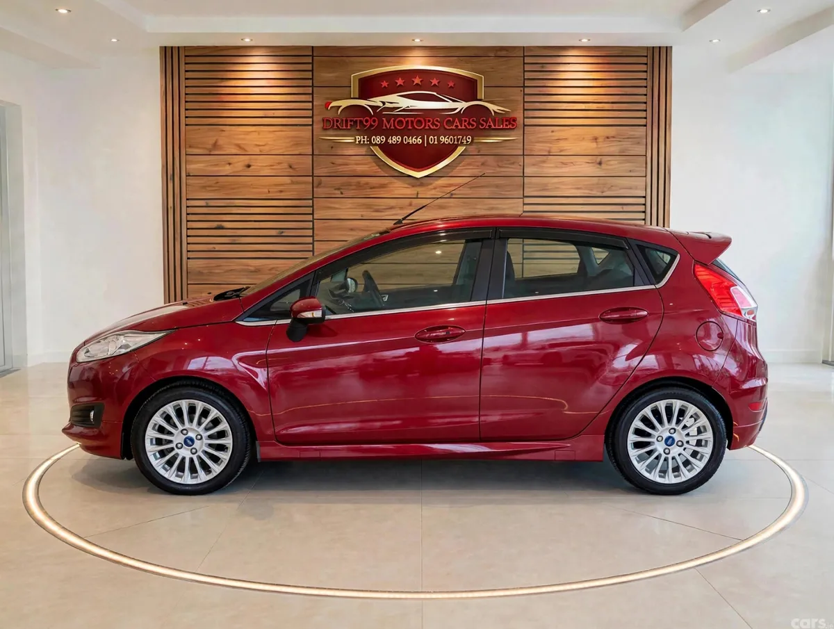 Ford Fiesta Hatchback, Petrol, 2014, Red